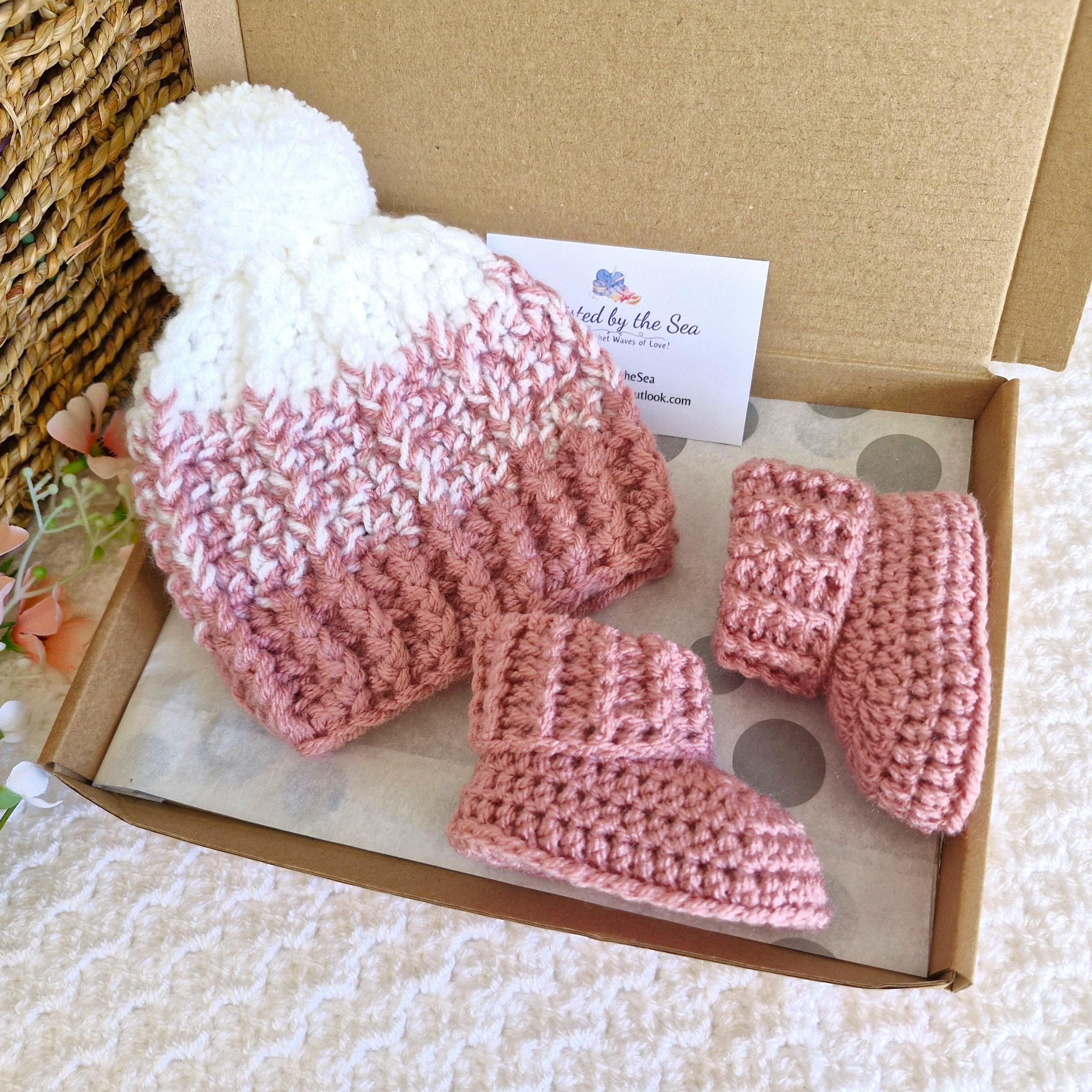 ❄️ Handmade Pink & White Ombre Crochet Hat & Socks Ombre Pink Crochet Bucket Hat - Etsy main image 4