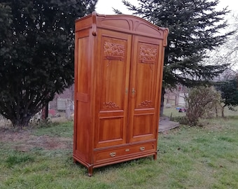 Art Nouveau armoire , 1905.