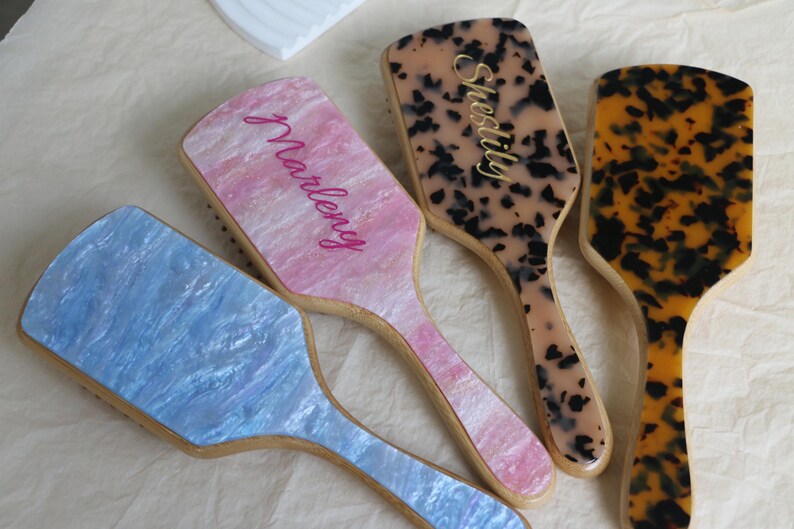 Custom Name Hair Comb, Personalized Hair Decoration, Hair Accessories, Initials Hair Brush, Bridesmaid Gift, Wedding Favor, Party Favor.