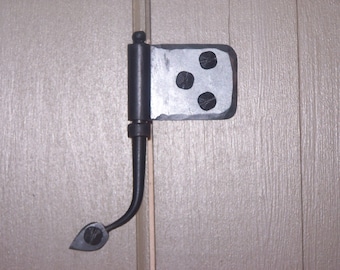 Rat tail hinge w/straight flag. Blackened and oiled finish.