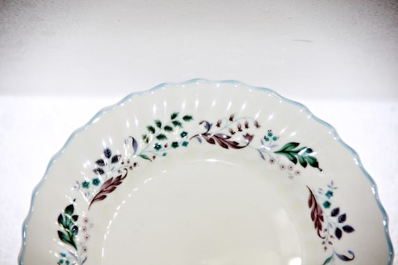 13.5/"Dx4.5/"H 64OZ Large Red /& Gold Poinsettia Glass Serving Bowl
