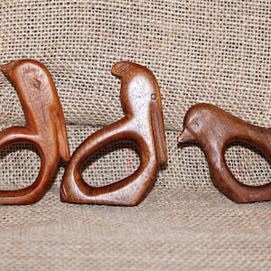 Three Little Birds Wood Carved Figurines, Napkin Rings, Two Pelicans, Songbird, Warbler, Mid Century, Woodcraft, Abstract, Stylized, Kitsch
