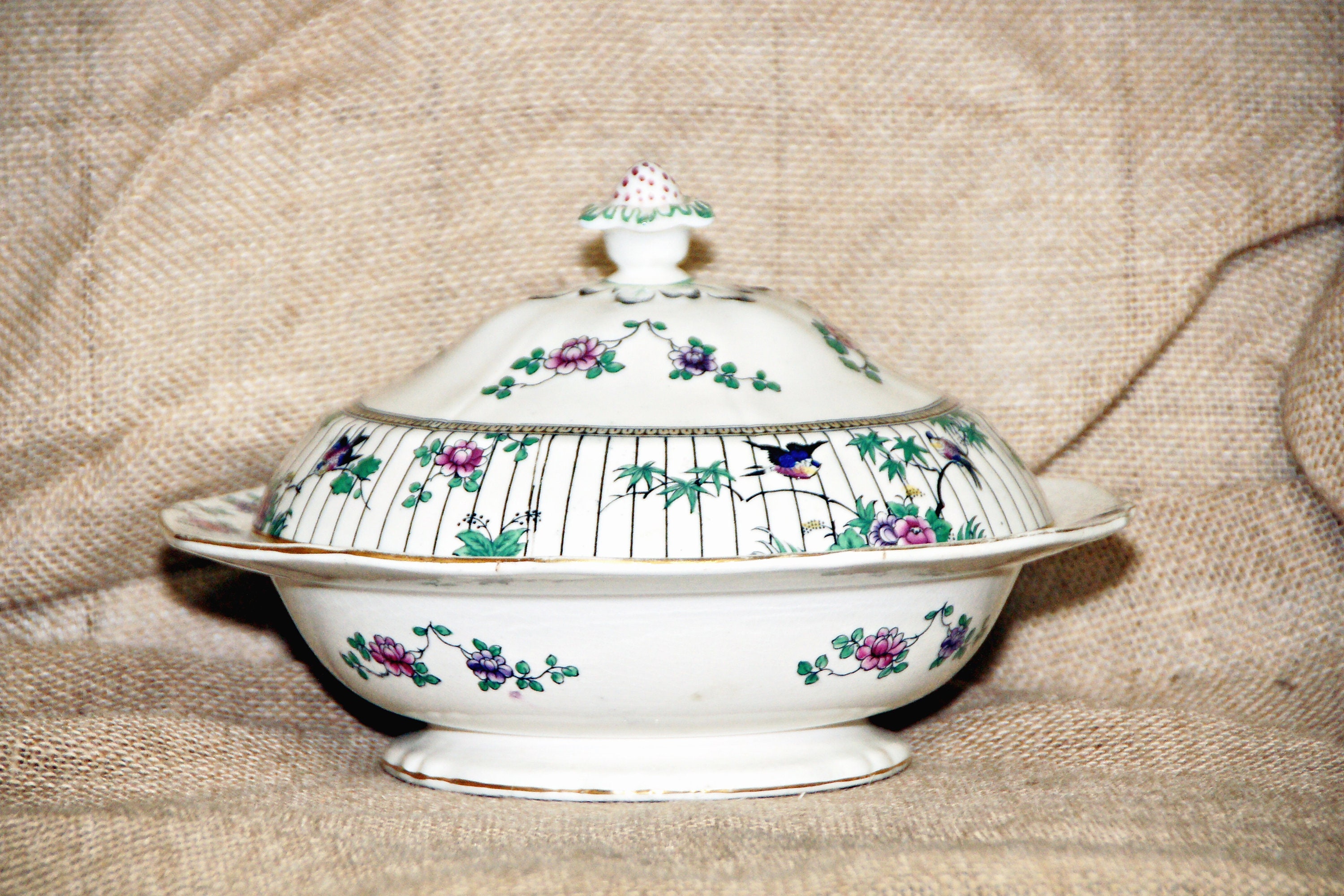 Booths Springtime Covered Vegetable Bowl, Made in England, Flowers, Birds, Gilded Trim, Tureen, Server, Floral, Berry, Silicon China, Veggie