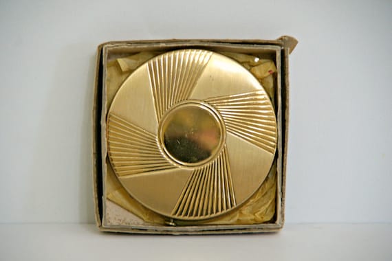 Art Deco Gold Tone Compact, Metal, Round, Fan Pattern, Makeup, Mirror, Powderpuff, Made in USA, Original Box, 1930s, Jazz Age, Geometric