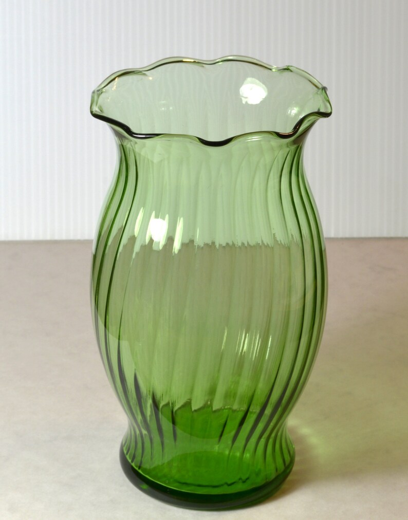 Vintage Optic Green Glass Vase Ribbed Fluted Crimped Ruffled Edge 6 5" il 794xN 8a58