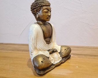 Buddha, sitzender Buddha, Skulptur, Statue, Happybuddha, Yoga, Meditation, Feng Shui, shabbyweiss-bronze