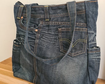 Sac en jean pratique « City » shopper, upcycling, jeans recyclés, durable, sac à bandoulière, fait main individuellement.