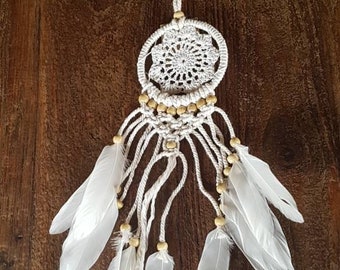 Dreamcatcher, Dreamcatcher "white & cream"Vintage, crocheted, white feathers, natural wood beads