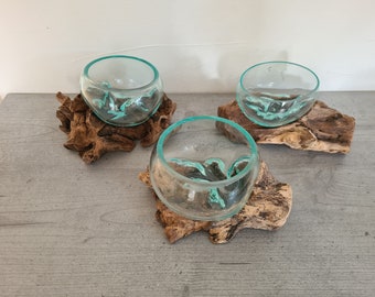 Vase, verre décoratif, verre soufflé à la main sur racine de bois de teck, pièce unique, bois rencontre verre, décoration, verre à bougie