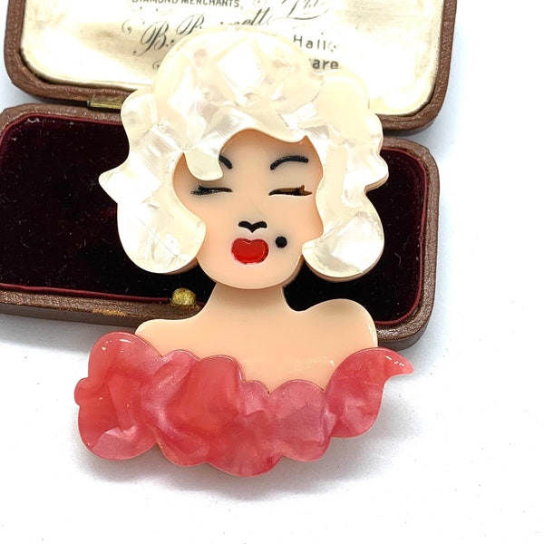 Fun Quirky Marilyn Monroe with Pink Top Large Acrylic Costume Brooch -  6.5cm High - Ideal for Christmas, Birthdays! Marilyn Monroe Fans!