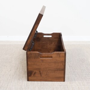 Side Open Blanket chest