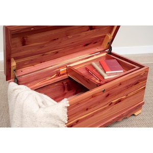 Cedar Chest with Removable Tray
