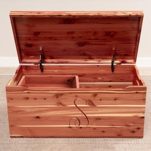 Palmer Engraved Chest with Tray | Amish Wooden Blanket Chest | Bedroom Personalize Solid Wood Toy Chest | Cedar, Walnut, Maple Trunk Storage
