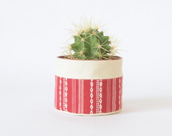 Small Natural Canvas Sitting Planter | Red + White