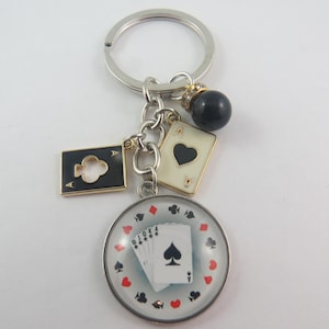 Llavero de póker, llavero de casino, amuleto de cartas de juego, regalo de juego para él o ella, llavero para amantes de los juegos de cartas, accesorio para bolso, gran idea para regalo.