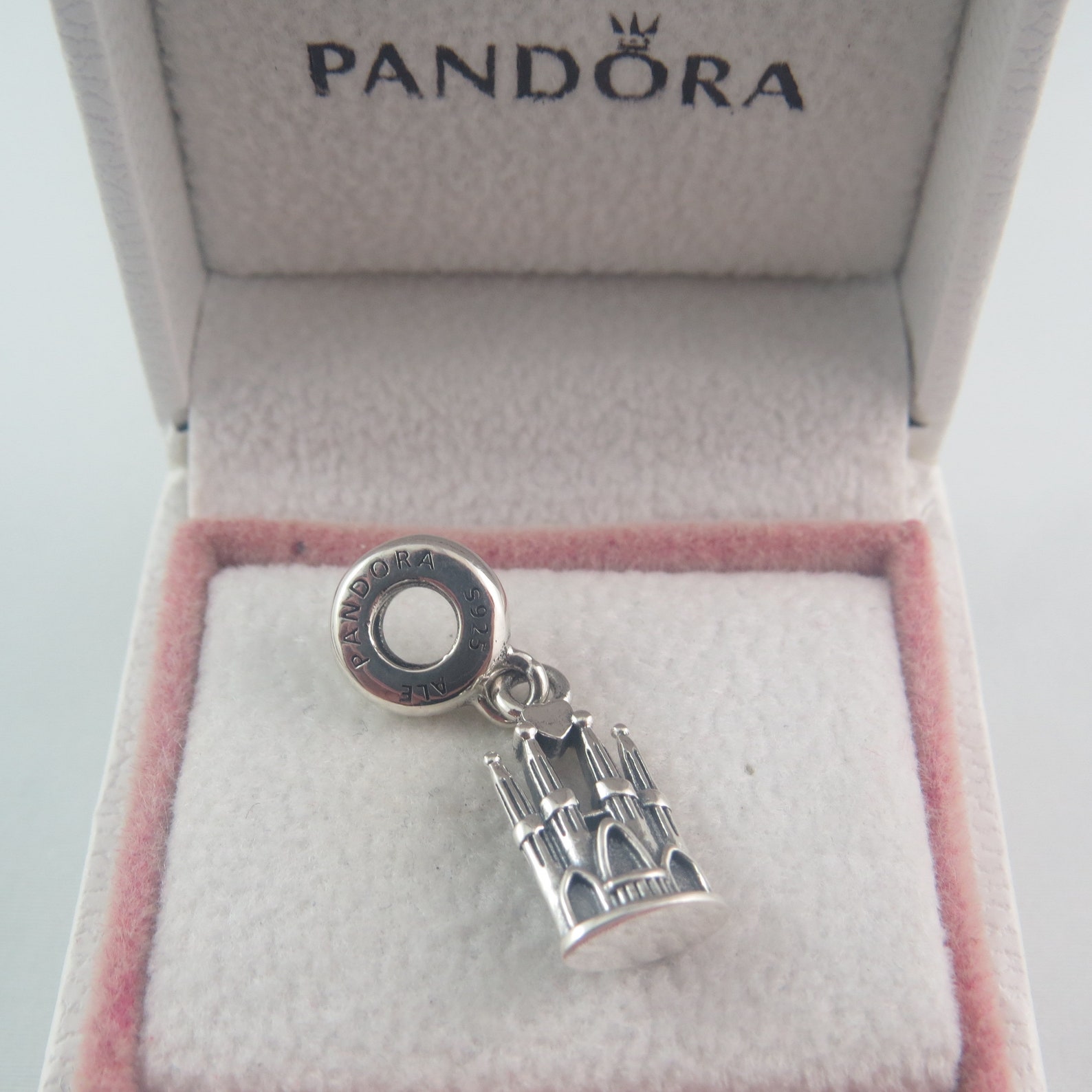 Pandora Barcelona La Sagrada Basílica de la Sagrada Família Etsy