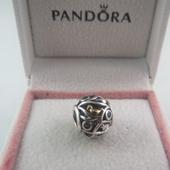 Pandora feather clearance charm uk