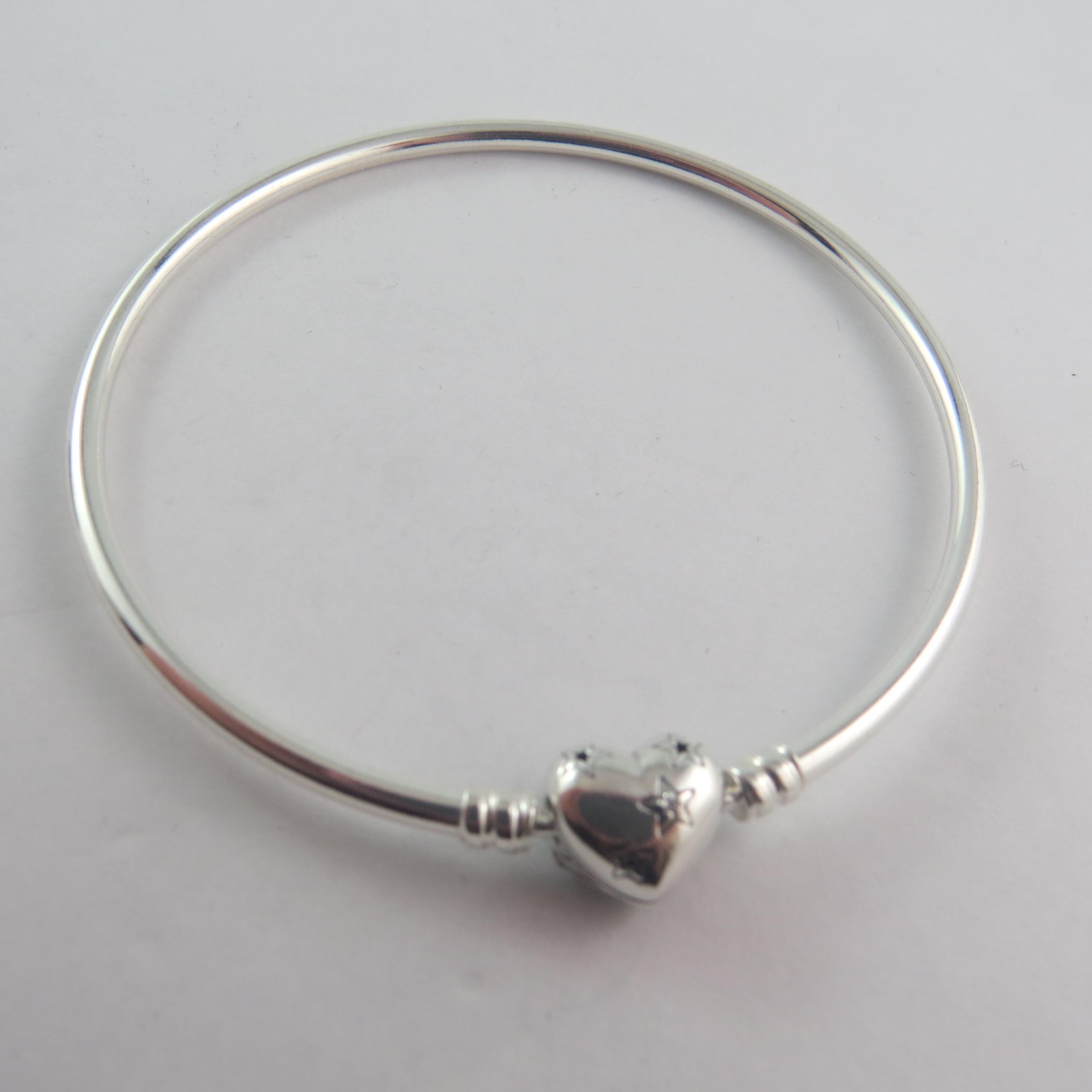 パンドラ　セレスティアル　ハート　ブレスレット　21cm 正規品 パンドラ セレスティアル ハート クラスプ バングル