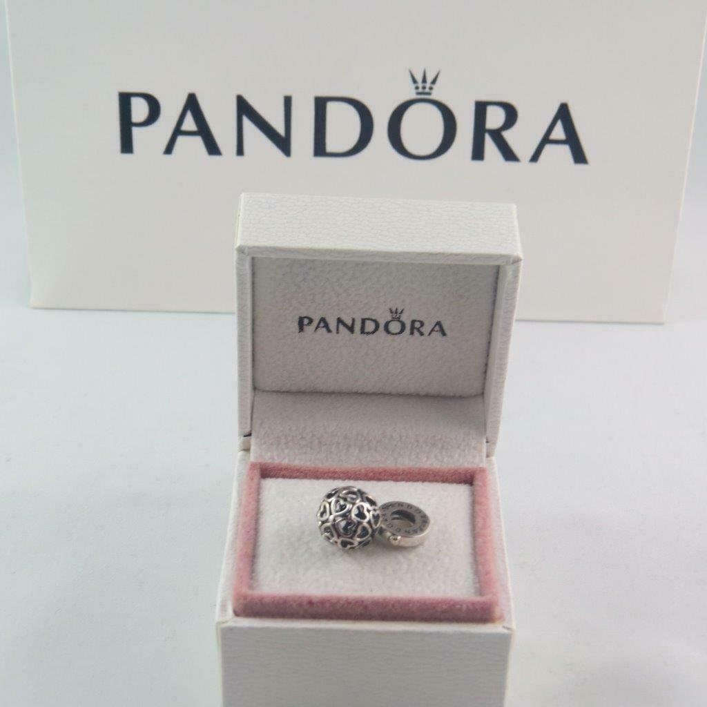 Harmonious hearts pendant charm deals
