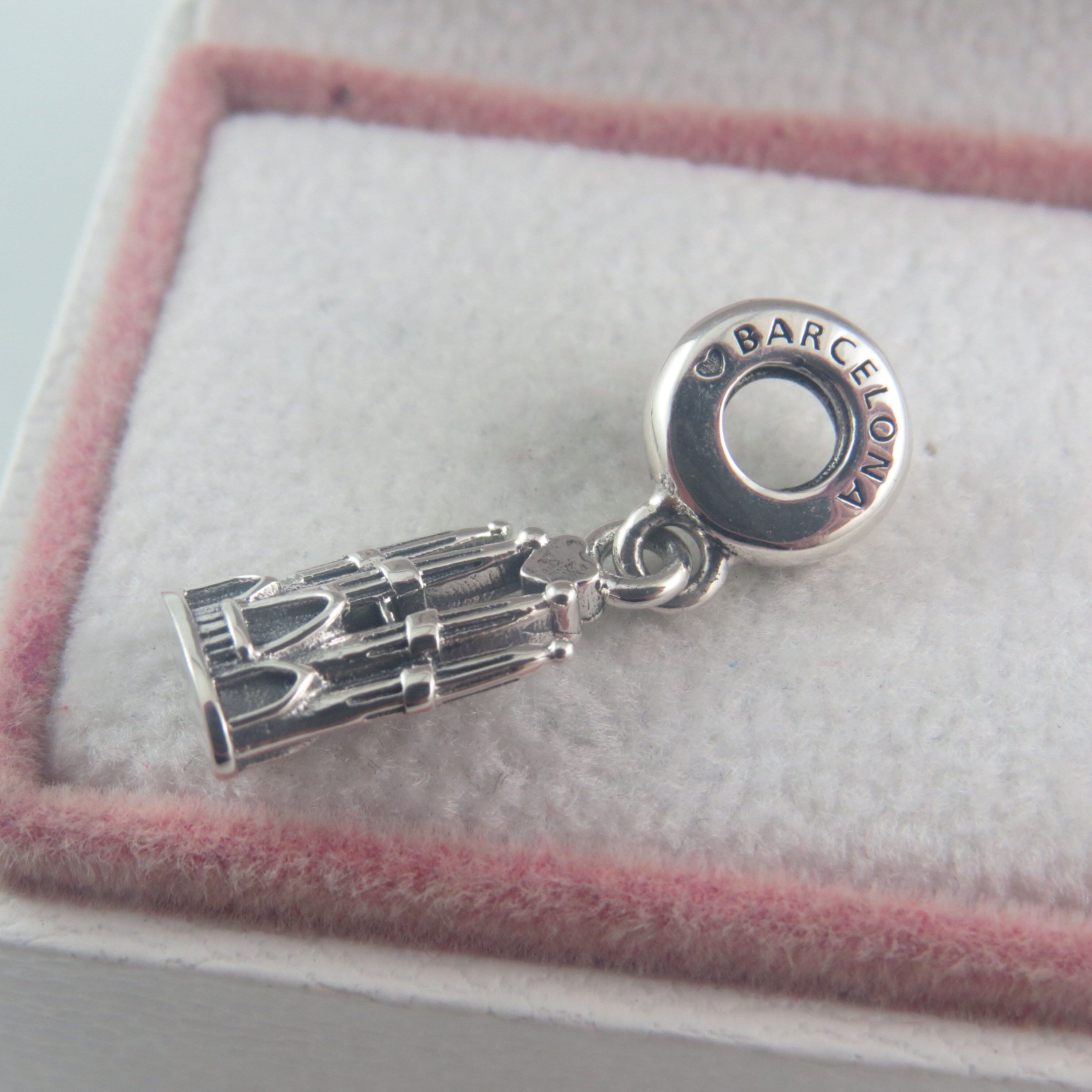 Charm sagrada store familia pandora