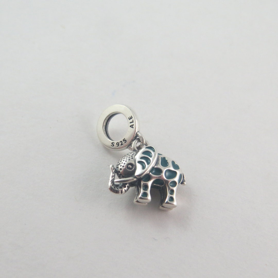 象のチャーム付きブレスレット il_1080xN.6025261235_i91i.jpg