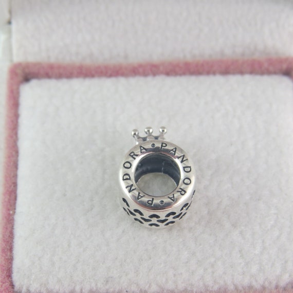Pandora o store crown charm