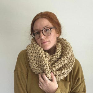 knit infinity chunky circle scarf, adult || THE ENGELMANN SPRUCE