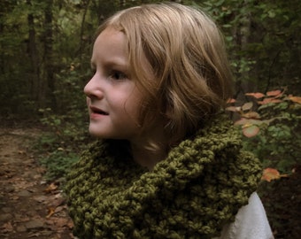 children's knit infinity circle scarf, kids || MINI ENGELMANN SPRUCE