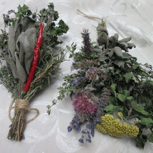 Atados de hierbas mixtas cultivadas en casa, hierbas y flores secas naturales para regalar o decorar la cocina.