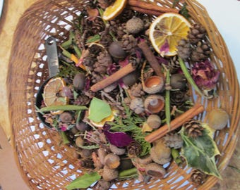 Rustic Woods Potpourri, dried botanicals potpourri with cinnamon, citrus and cedar, wood vase filler