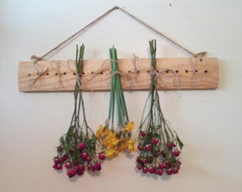 Décoration murale rustique en pin, fleurs séchées et herbes de 25 po.