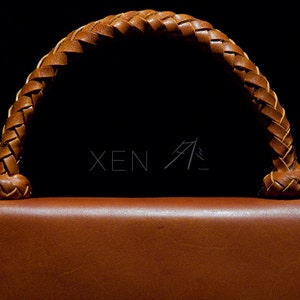 Origami tablet bag ~ leather smart case for iPad Pro 9.7 ~ vegetable tanned leather ~ warm camel color ~ XEN model ~ Exclusivity Pure Tado