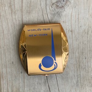 Elgin American Powder Compact World’s Fair, New York 1940 World’s Fair Brochure, Vintage Deco Powder Compact, World’s Fair Souvenir