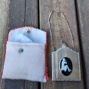 Vintage DFB Briggs Cameo Wristlet Compact: 1920s Deco Vanity