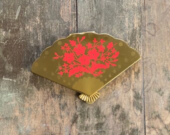 Vintage Wadsworth Henriette Fan Shaped Compact: Collectible Figural Powder Compact
