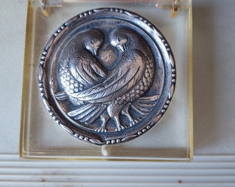 Lucite Compact, Doves on Vintage Compact, Collectible Compact, Midcentury Powder Compact, Dove Compact,  Lucite, Silver Compact