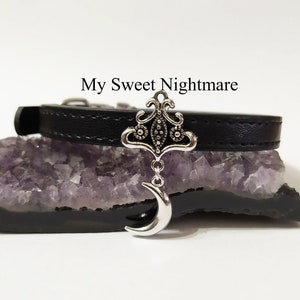 Witchy cat collar with crescent moon, adjustable from 7,87402 to 11,0236 inches