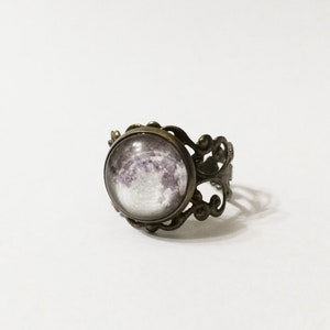 Full moon adjustable ring with bronze filigree