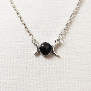 Kleiner Dreifachmond silber mit schwarzem Stein