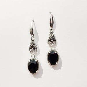 Vampire goth earrings, bat earrings, black crystal earrings, gothic jewelry, victorian jewelry, witchy jewelry, gothic gift