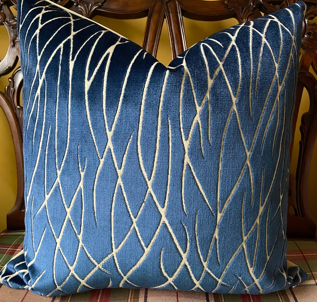 Bunny Williams Pillows Bunny Williams Chicken Feather Lamp (Brown)