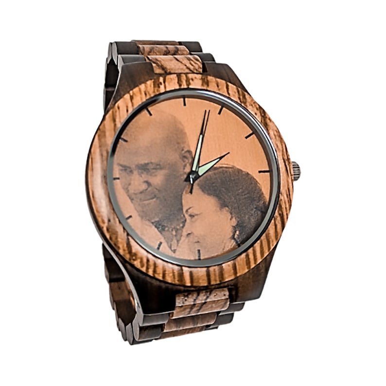 photo wooden watch