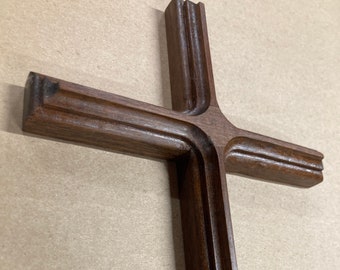 Cross - Crucifix - Ipe Ironwood (Brazilian Walnut) Hardwood - Hecho a mano en EE. UU. por Master Craftsmen