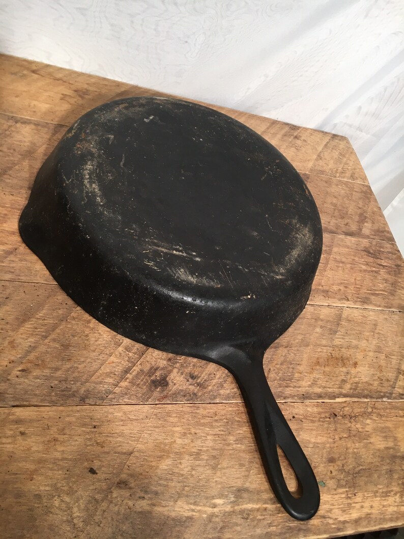 Griswold Cast Iron Skillet number 8 704 10 1/2 inch Etsy