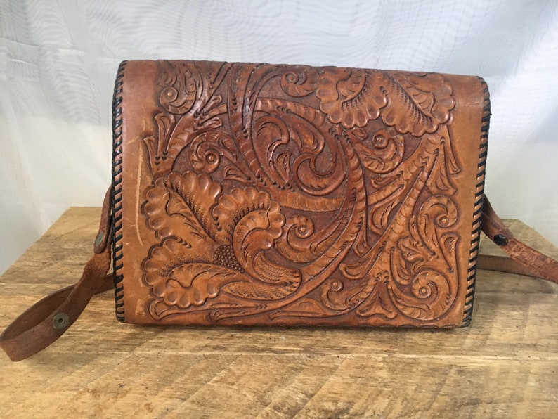 Vintage light brown leather purse