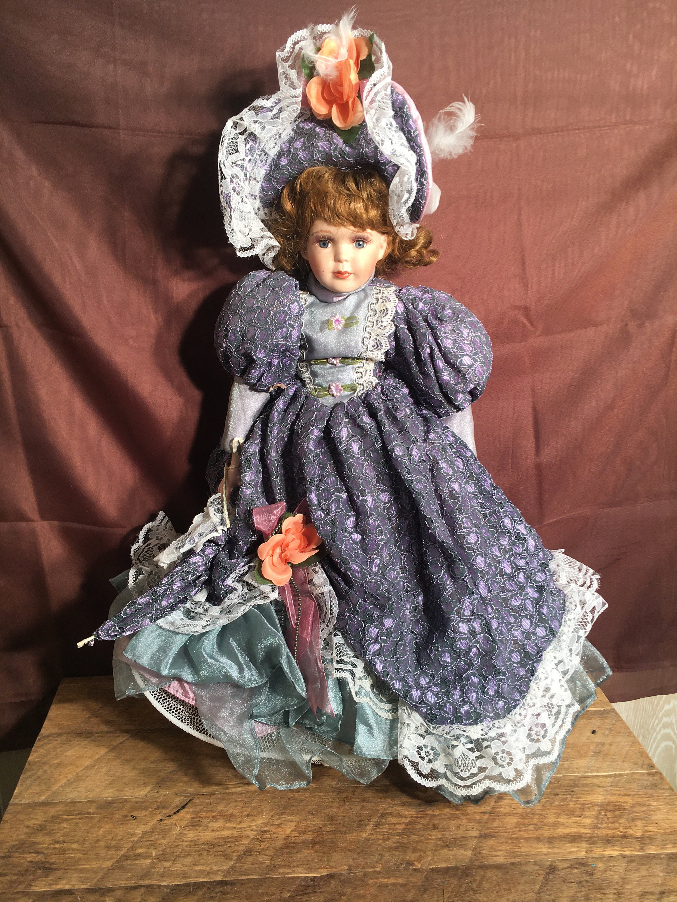 Vintage Porcelain Fancy Dress Doll lagoagrio.gob.ec
