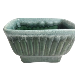 Vintage Mid-Century HULL Pottery Green Drip Glaze Rectangle Ribbed Planter #716 