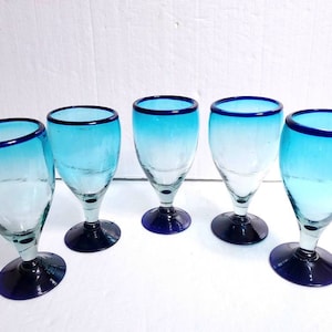 NICE Set of 5 Vintage Mexican Hand Blown Cobalt Blue Rim & Base Hombre Blue Fade to Clear Bowl 16 Oz Water Iced Tea Cocktail Goblets
