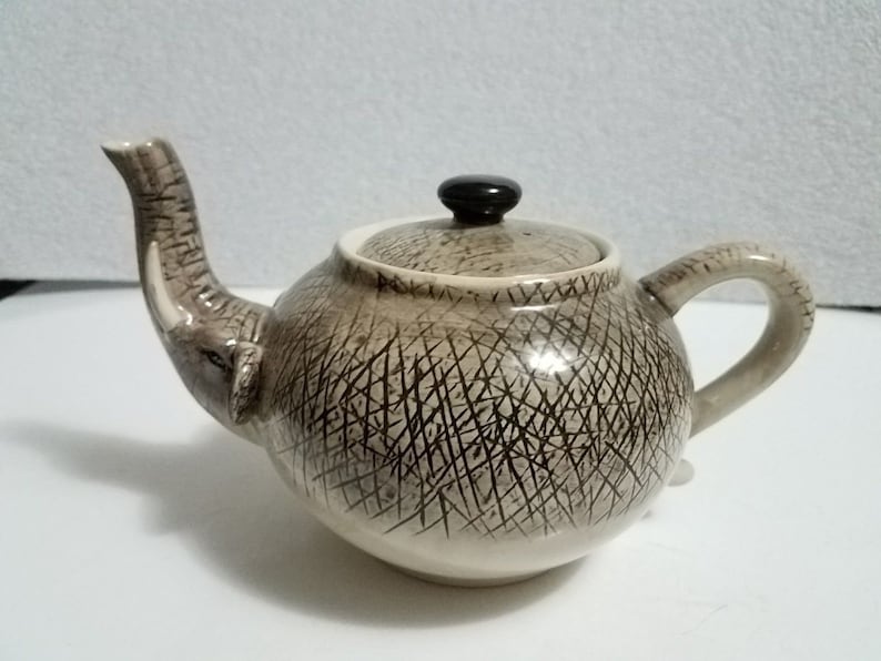Hard to Find Design Vintage World Market Ceramic Elephant 4 Cup Collectible Figural Teapot Tea Pot Unique
