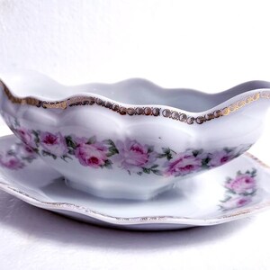 Antique Zeh, Scherzer and Co. Bavaria Z, S & Co. Porcelain MIGNON Series Pink Roses Gold Trim Gravy Boat w/ Attached Underplate ca 1880-1918
